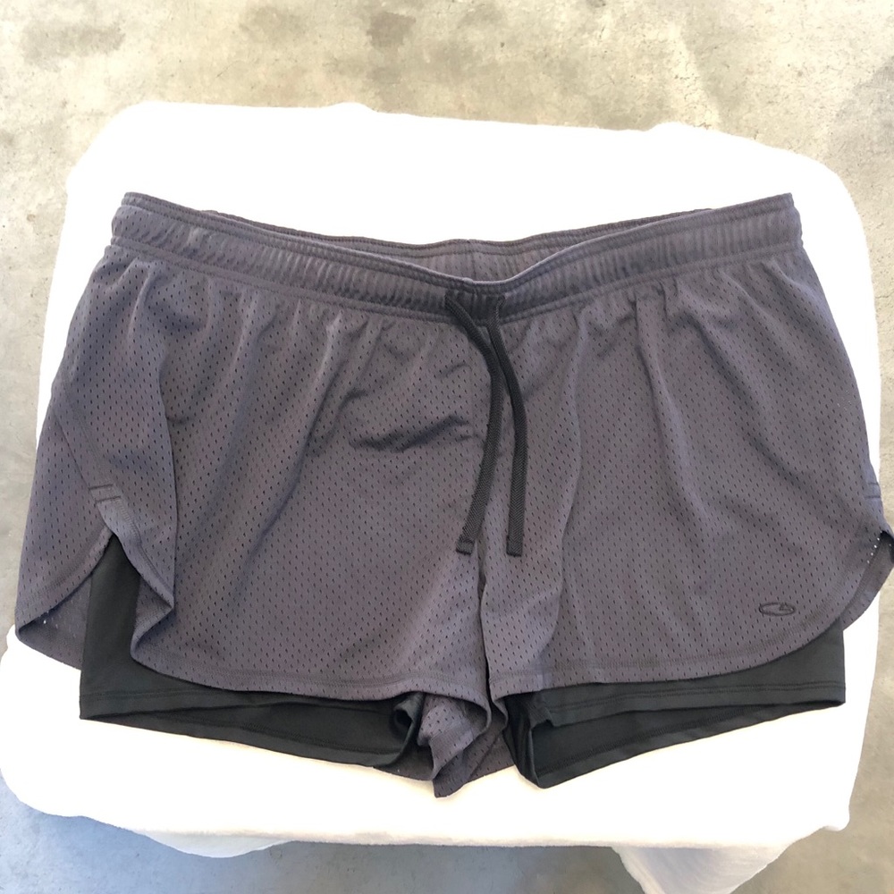 Champion shorts with compression